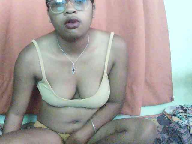 Modèle: TriciaBella