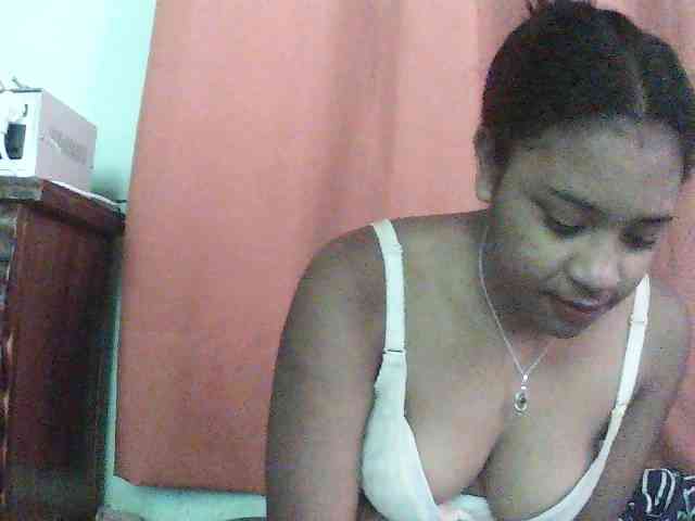 TriciaBella webcam