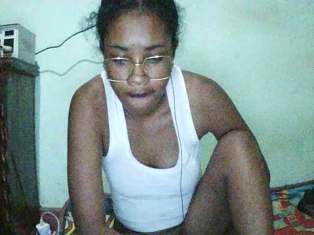 TriciaBella webcam