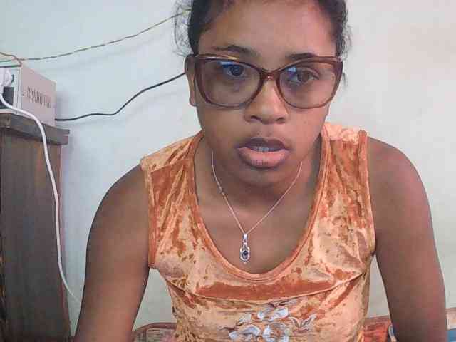 TriciaBella webcam