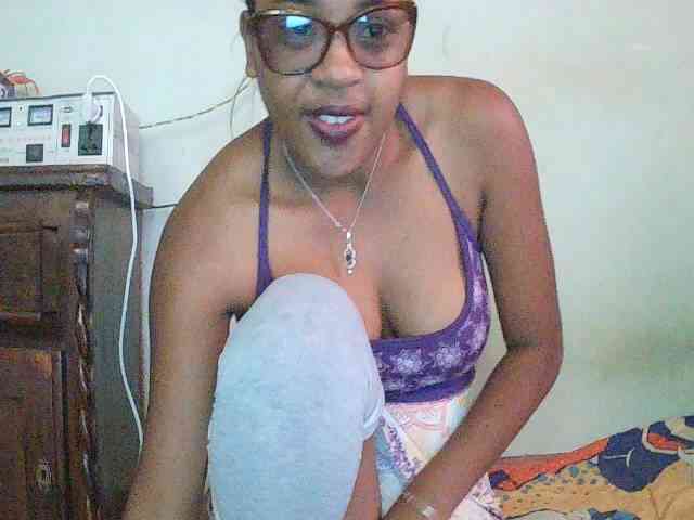 TriciaBella webcam