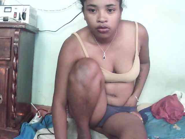 TriciaBella webcam