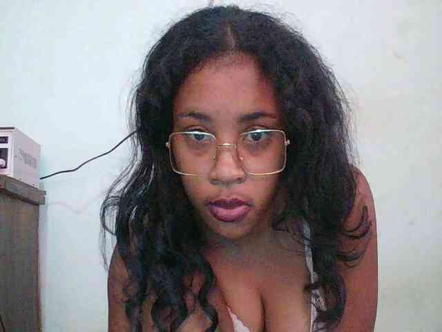 TriciaBella webcam