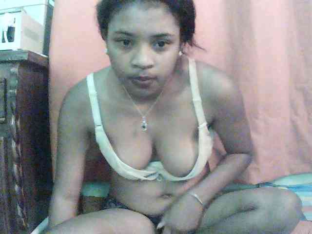 TriciaBella webcam