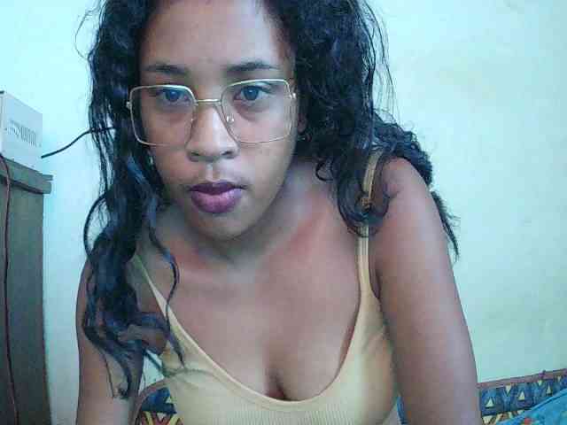 TriciaBella webcam