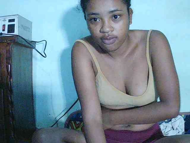TriciaBella webcam