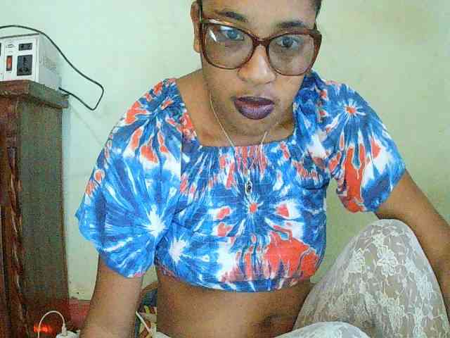 TriciaBella webcam