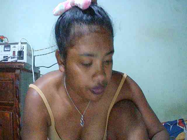 TriciaBella webcam