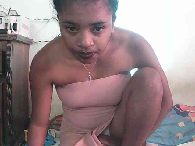 TriciaBella webcam