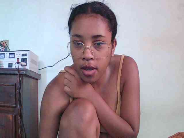 TriciaBella webcam
