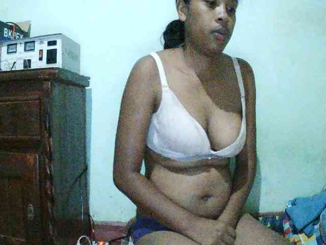 TriciaBella webcam