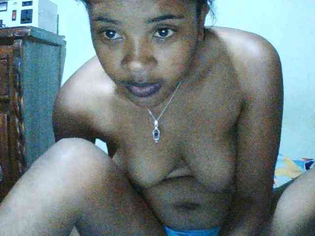 TriciaBella webcam