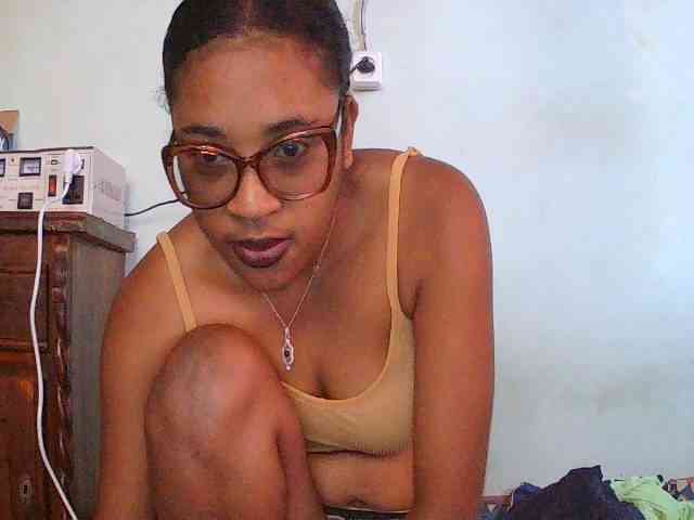 TriciaBella webcam