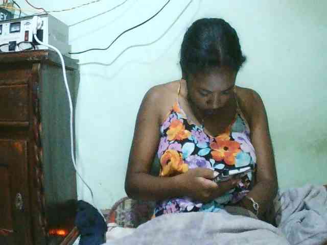 TriciaBella webcam
