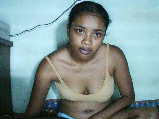 TriciaBella webcam