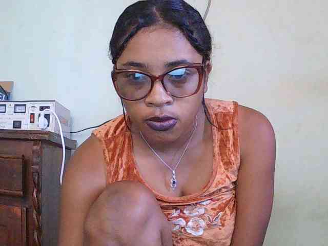 TriciaBella webcam
