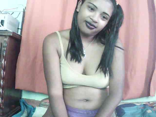 TriciaBella webcam
