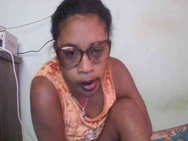 TriciaBella webcam