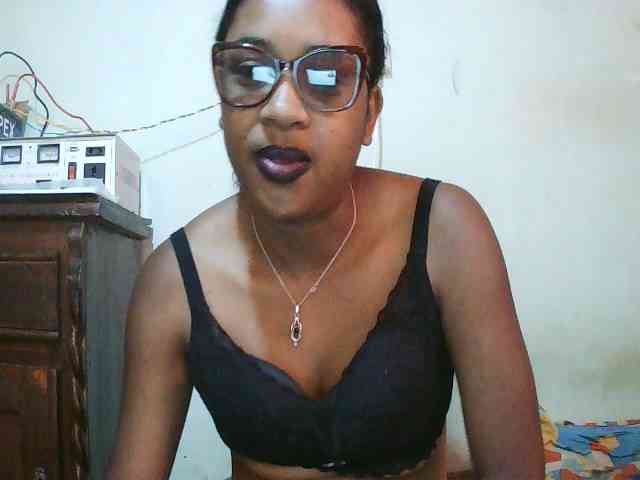TriciaBella webcam