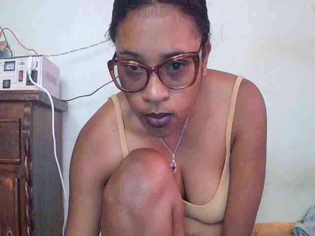 TriciaBella webcam