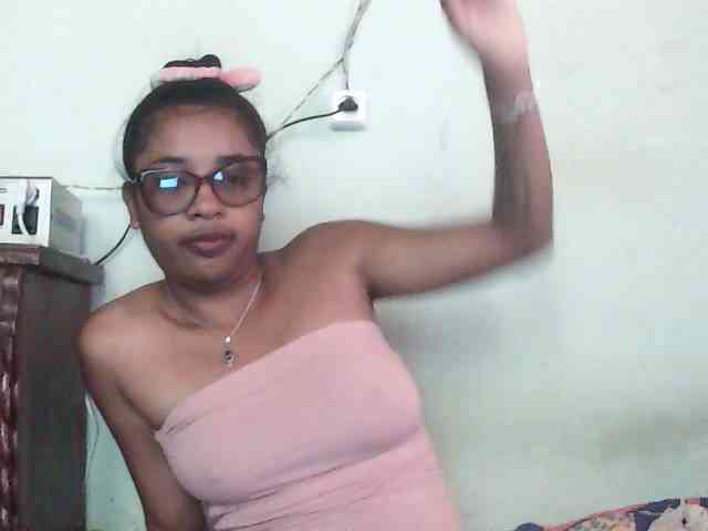 TriciaBella webcam