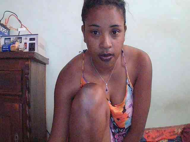 TriciaBella webcam