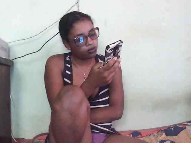 TriciaBella webcam