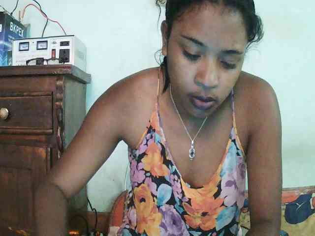 TriciaBella webcam