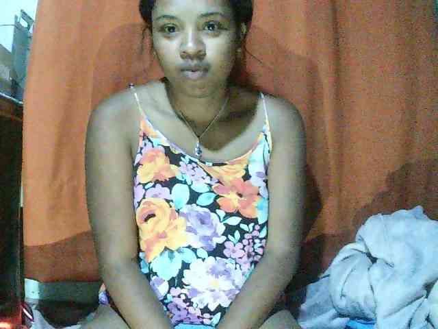 TriciaBella webcam