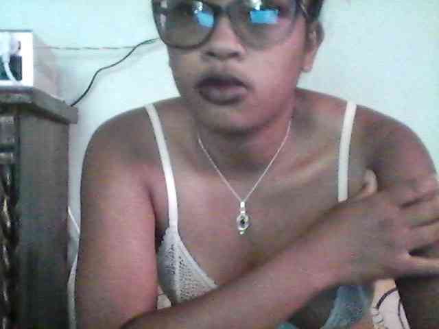 TriciaBella webcam