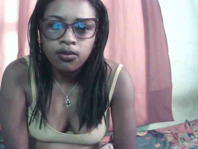 TriciaBella webcam