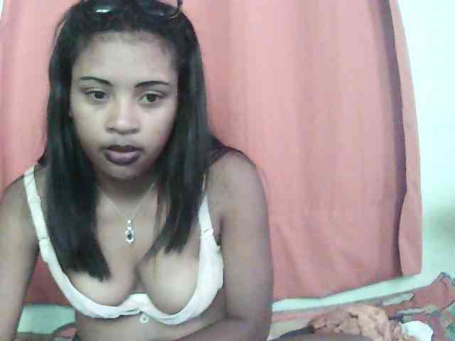 TriciaBella webcam