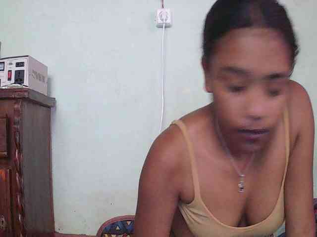 TriciaBella webcam