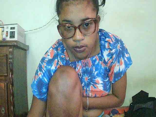 TriciaBella webcam