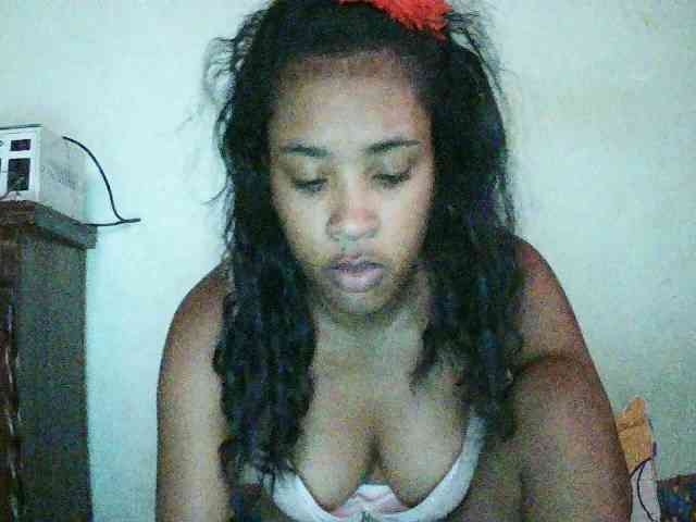 TriciaBella webcam