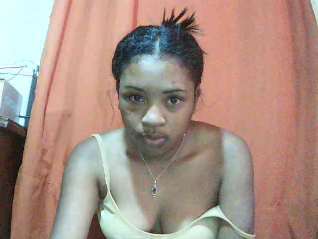Modèle: TriciaBella