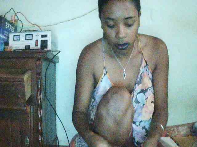 TriciaBella webcam