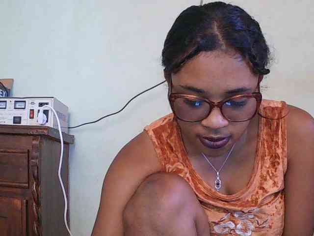 TriciaBella webcam