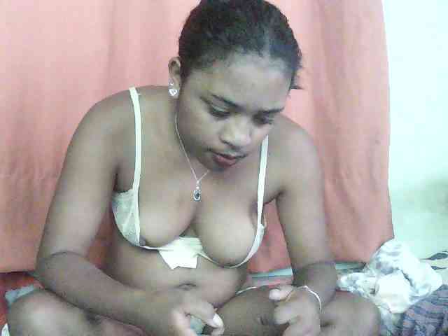TriciaBella webcam