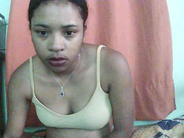 TriciaBella webcam