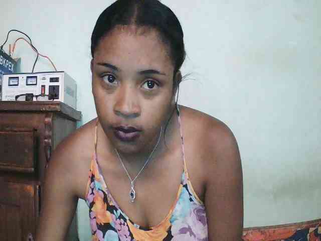 TriciaBella webcam