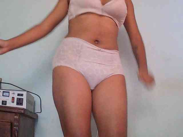 TriciaBella webcam