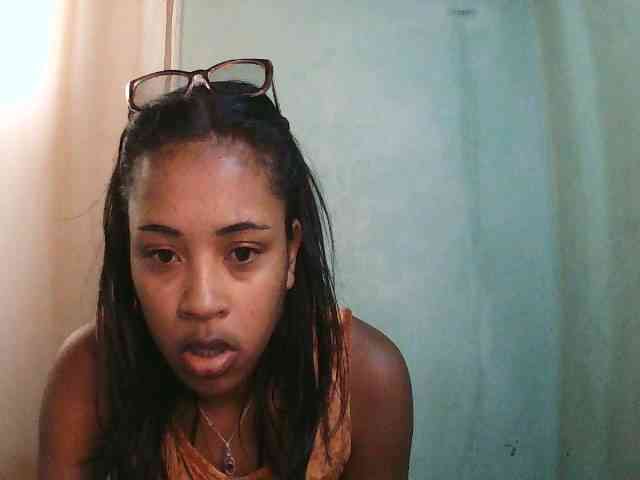 TriciaBella webcam