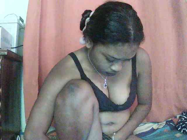 TriciaBella webcam