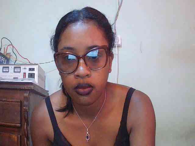 TriciaBella webcam