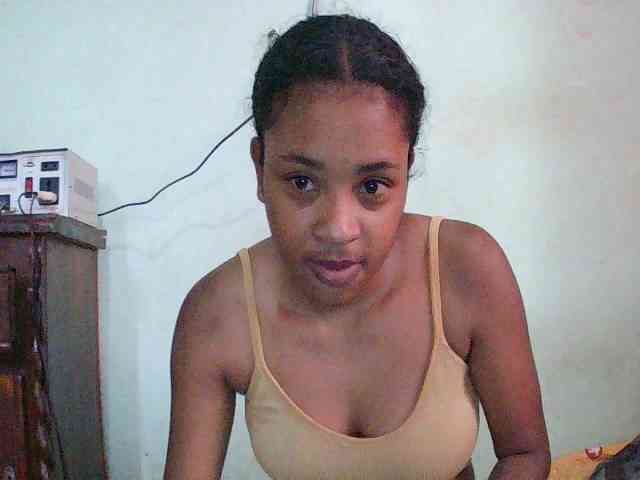 TriciaBella webcam
