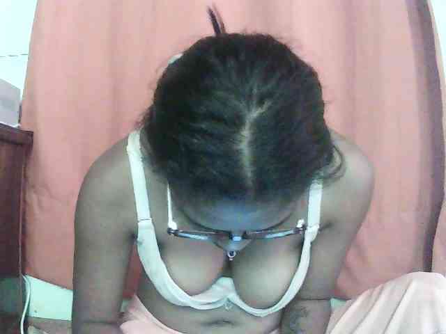 TriciaBella webcam