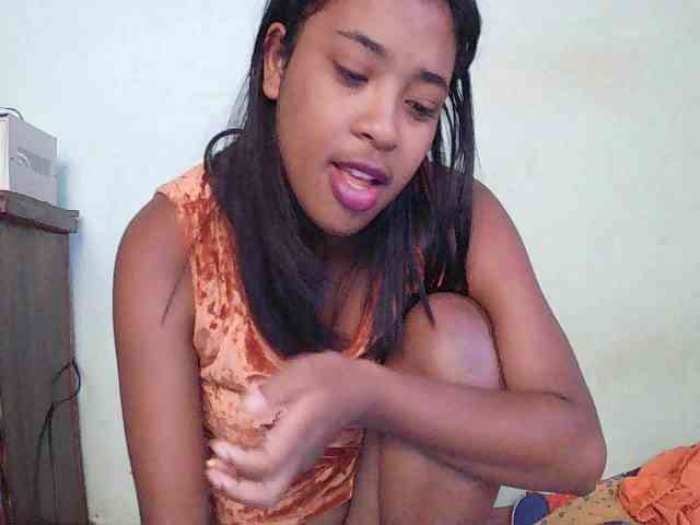 TriciaBella webcam