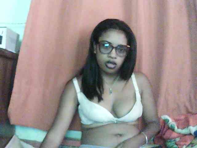 TriciaBella webcam