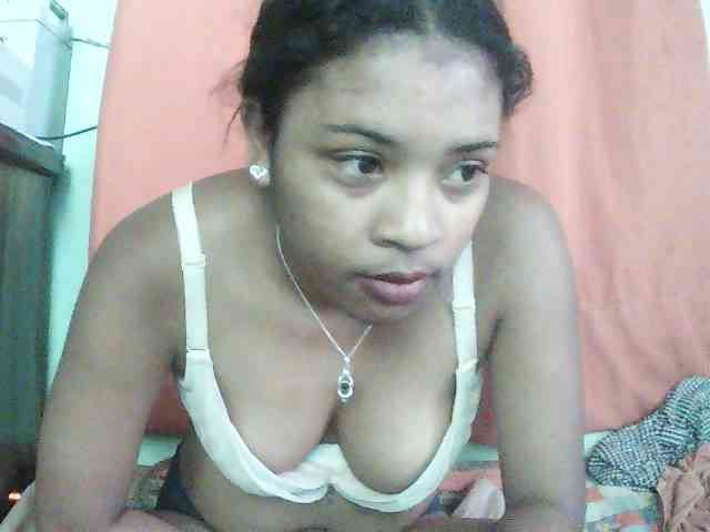 TriciaBella webcam